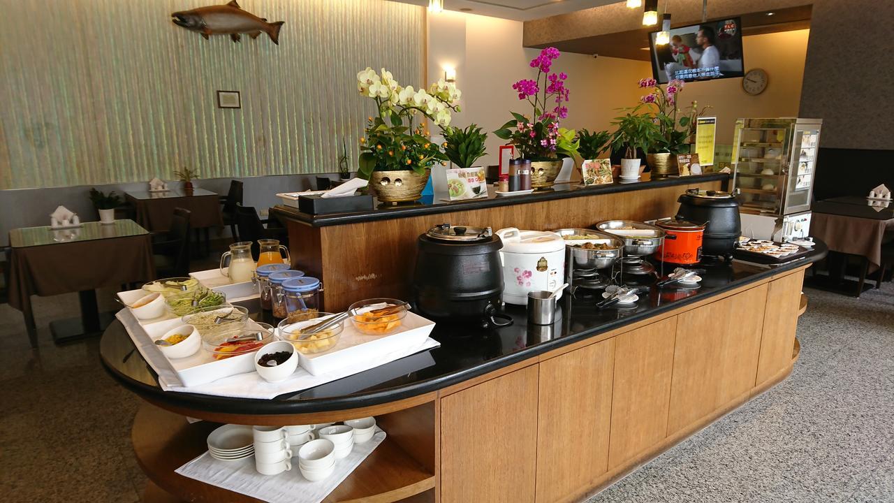 The Yorker Deluxe Motel Таоюань Экстерьер фото