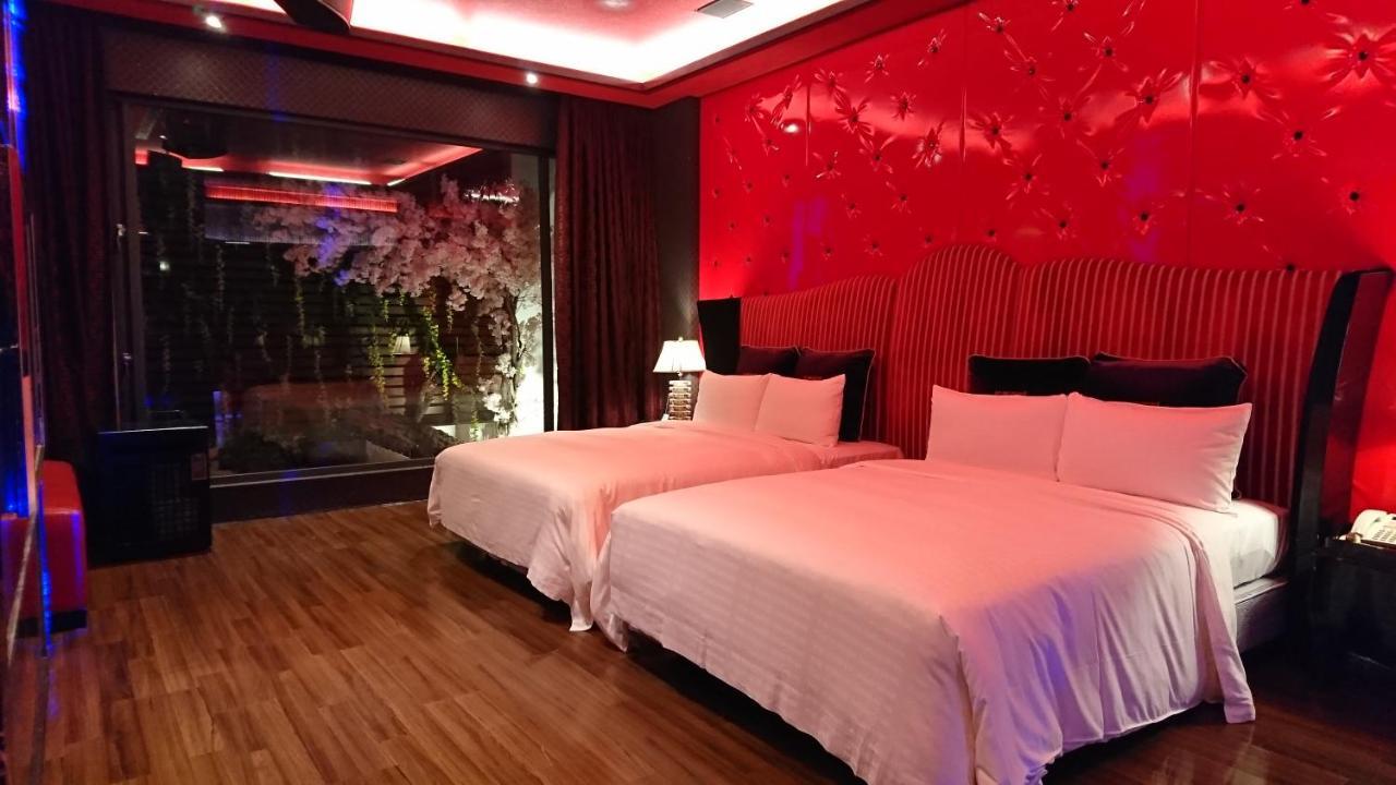 The Yorker Deluxe Motel Таоюань Экстерьер фото